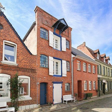 Altes Kontorhaus Kajuete Apartment Хузум Екстериор снимка