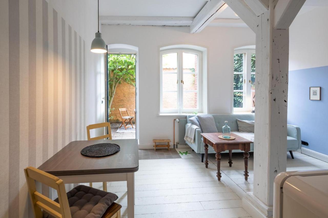 Altes Kontorhaus Kajuete Apartment Хузум Екстериор снимка